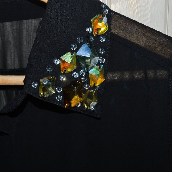 3/$15 🌺Jewel Collar sleeveless blouse - Picture 5 of 7